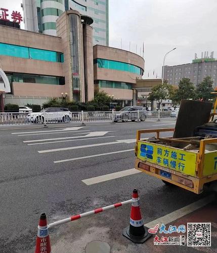 景德镇市政公用集团撒盐防冻保畅通冬季出行更安全 图